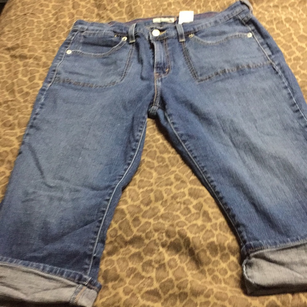 Capri pants